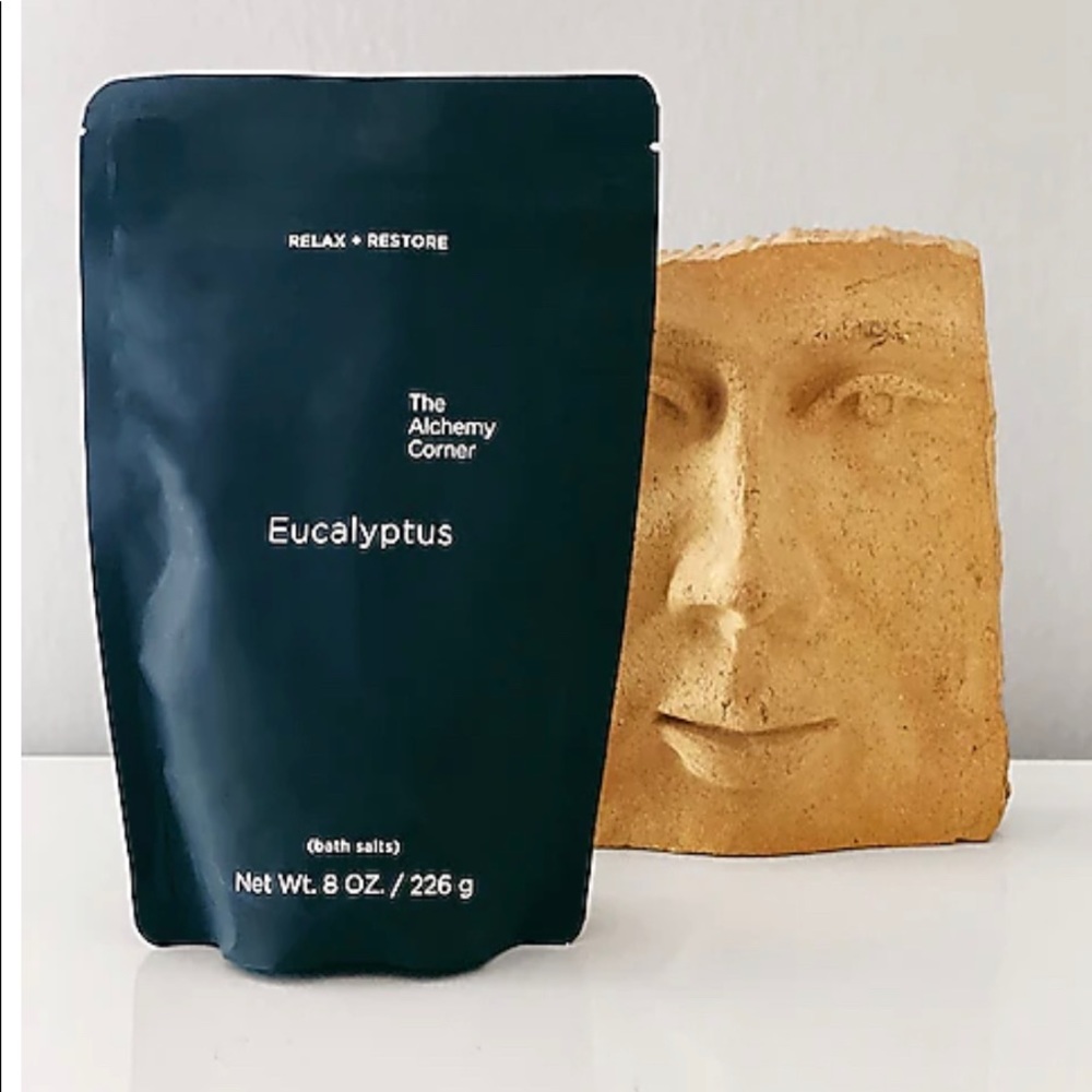 NWT The Alchemy Corner 8 oz. Bath Salts
Eucalyptus